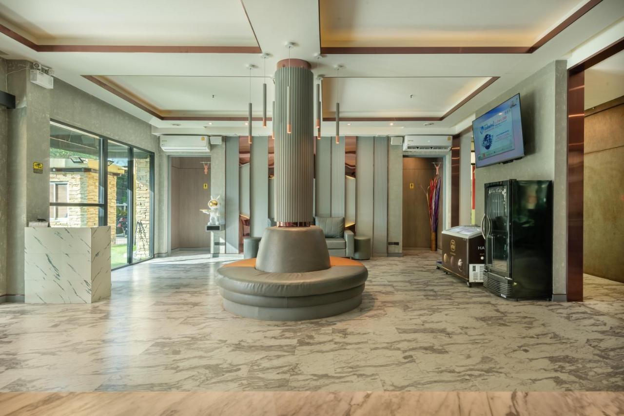Qiu Hotel Sukhumvit Sha Plus Bangkok Exterior photo