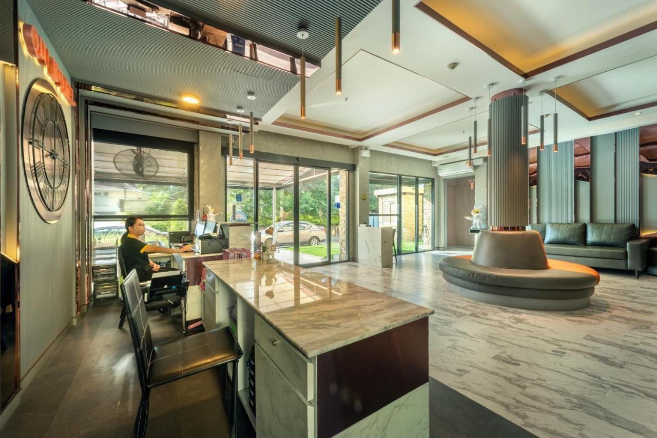 Qiu Hotel Sukhumvit Sha Plus Bangkok Exterior photo