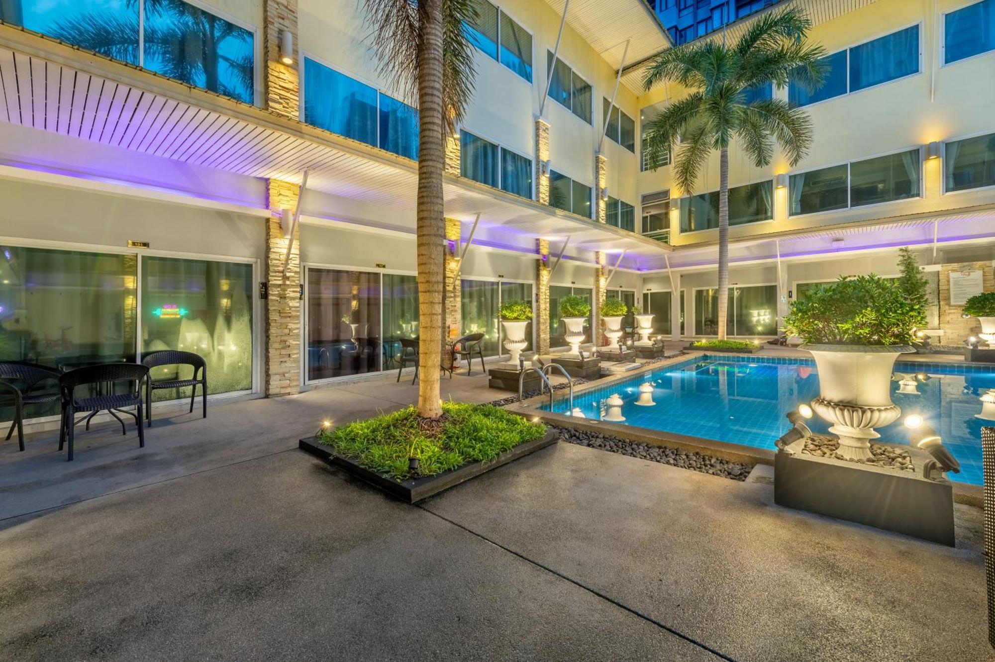 Qiu Hotel Sukhumvit Sha Plus Bangkok Exterior photo
