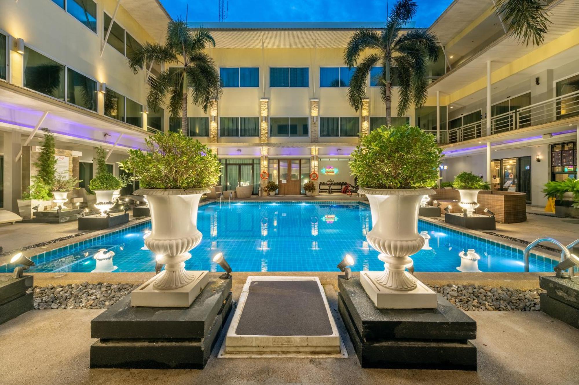 Qiu Hotel Sukhumvit Sha Plus Bangkok Exterior photo