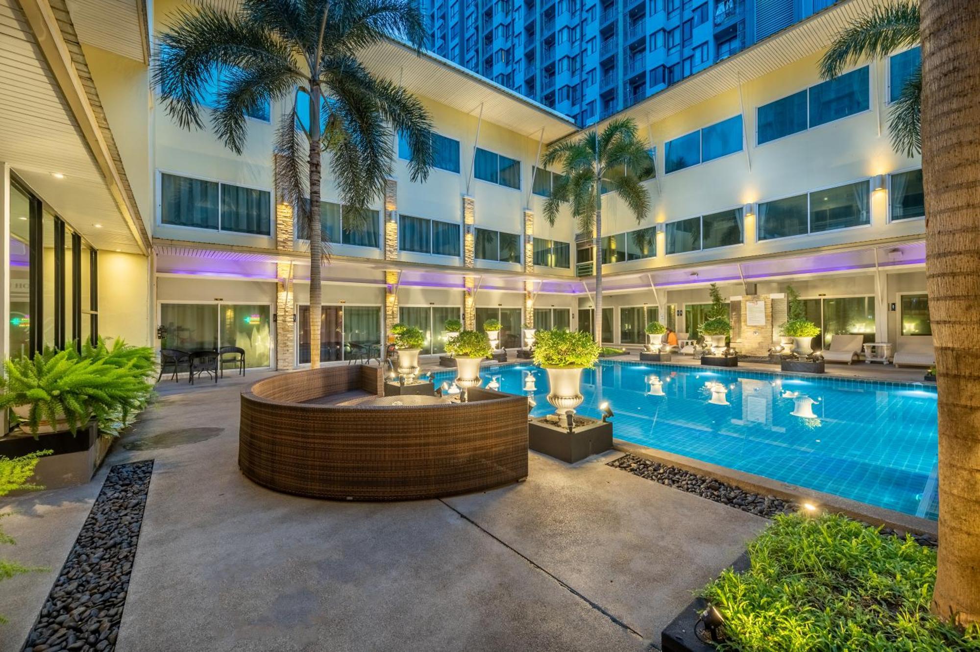 Qiu Hotel Sukhumvit Sha Plus Bangkok Exterior photo