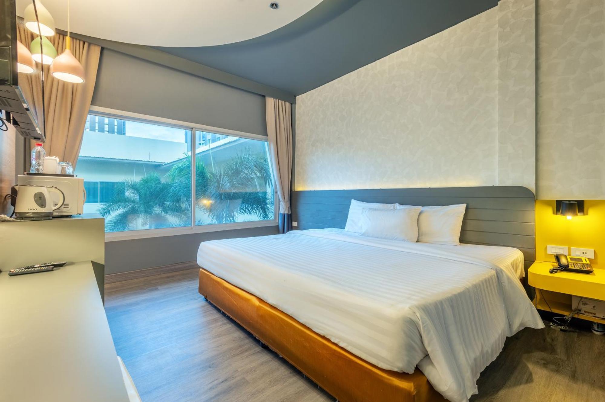 Qiu Hotel Sukhumvit Sha Plus Bangkok Exterior photo